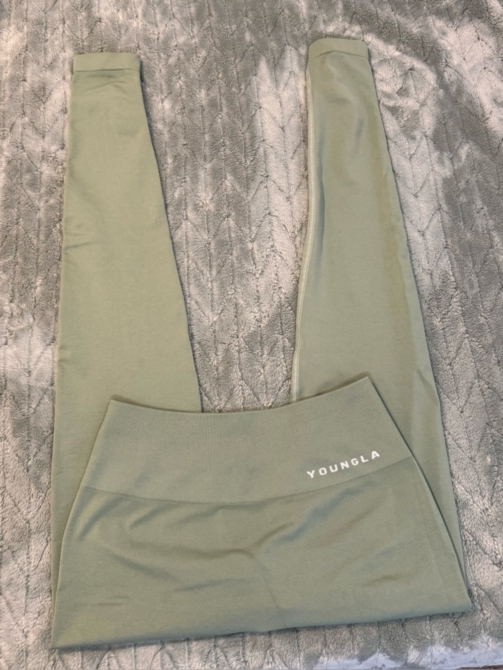 NWOT YoungLA Core Seamless Leggings (W220) - SAGE GREEN SIZE MEDIUM - Picture 3 of 6